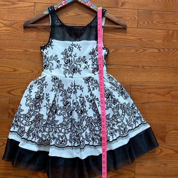 Iris & Ivy size 7 girls black and white formal dress. - Picture 11 of 15